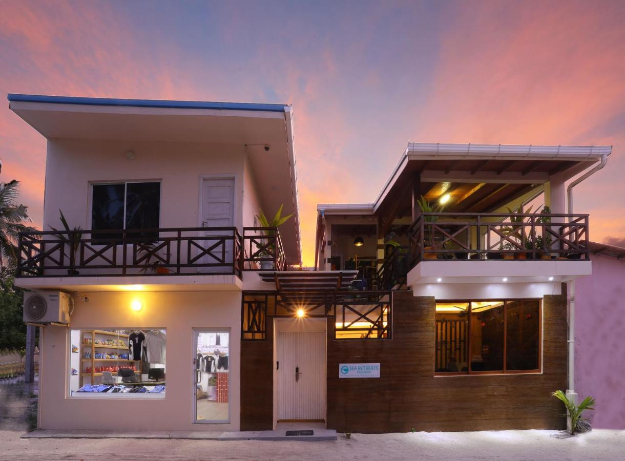 Hôtel Surf Yoga Camp à Thulusdhoo Extérieur photo