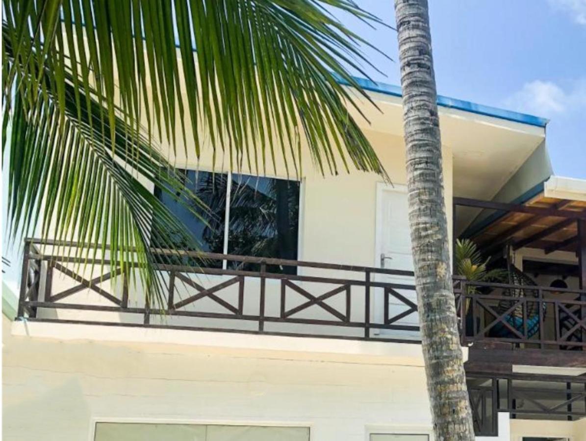 Hôtel Surf Yoga Camp à Thulusdhoo Extérieur photo