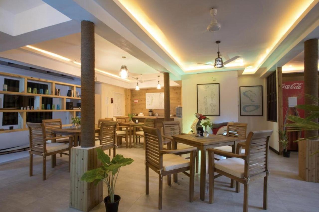 Hôtel Surf Yoga Camp à Thulusdhoo Extérieur photo