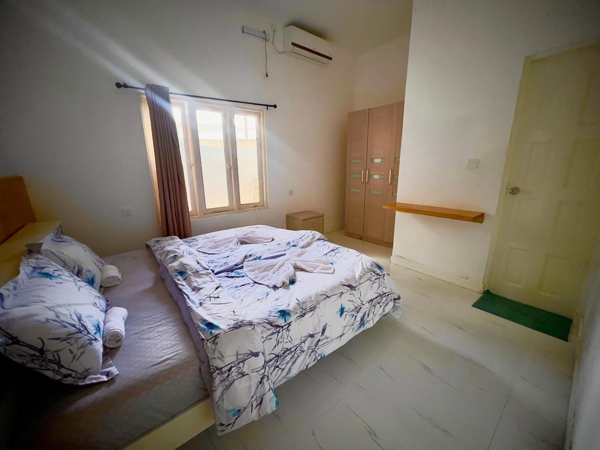 Hôtel Surf Yoga Camp à Thulusdhoo Extérieur photo